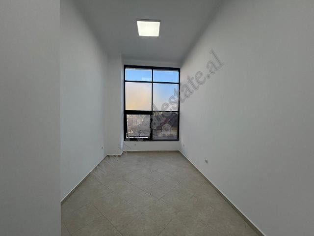 Zyre me qira prane qendres Toptani ne Tirane